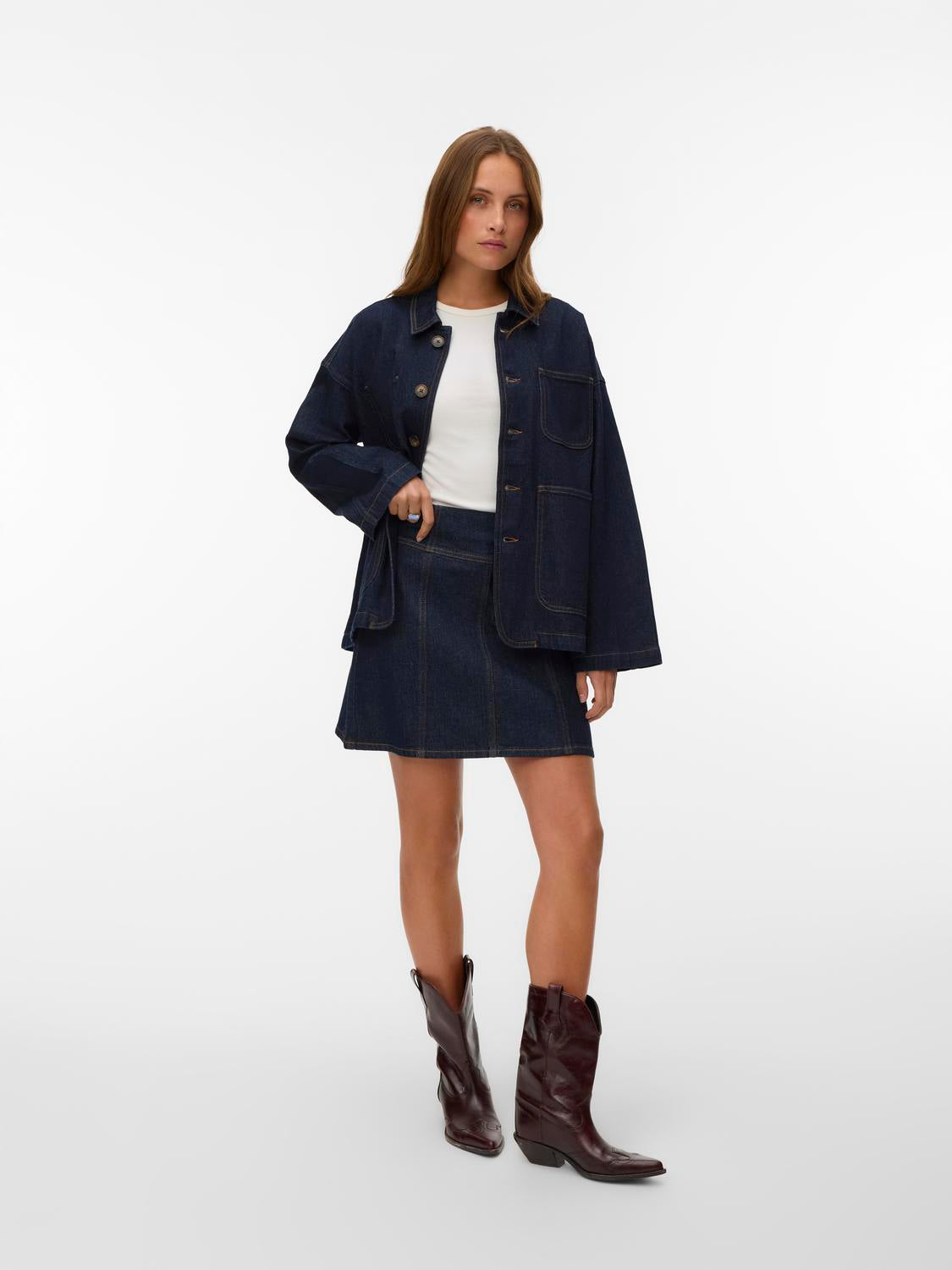 model_shot-front
